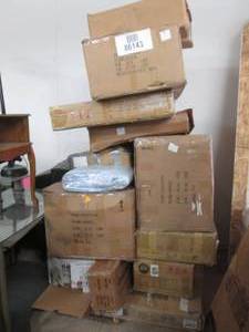 lot 181 image: Pallet of Furniture & Misc for Repa...