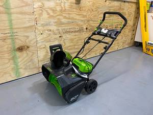 GREENWORKS PRO 80V CORDLESS BRUSHLESS SNOW BLOWER WITH LED LIGHTS W 2.0 AH BATTERY and Charger