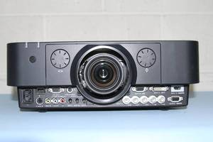 lot 3 image: Sony VPL-FH31 WUXGA HD Large Venue 3LCD Projector w HDMI & 4300 ANSI Lumens of Brightness