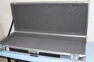 lot 31 image: Foam-Lined Heavy Duty ANVIL Shipping  Travel  Storage Case