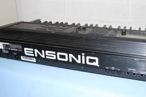 lot 49 image: Ensoniq ZR-76 Weighted Keys Electronic Keyboard