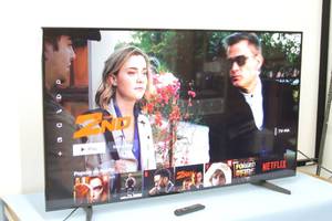 lot 51 image: 65 Samsung SMART 4K UHD 2160p LED Television TV  Display  Monitor with Stand & Remote