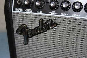 lot 58 image: Fender Frontman 15G Electric Guitar Amplifier