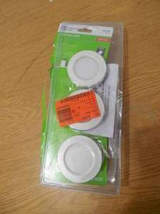 lot 58 image: 3-Light LED White AC Puck Light Kit