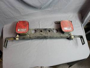 lot 2 image: Kenworth A11-1129-REV C Lights and Bracket