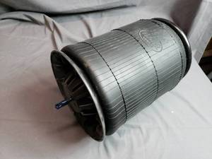 lot 9 image: Mack Parts Air Spring 20910892