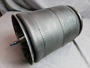 lot 10 image: Mack Parts Air Spring 20910892