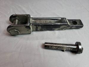 lot 39 image: Peterbilt - Kenworth Tow Hook A20-6014REV
