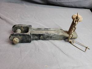 lot 44 image: Peterbilt - Kenworth Tow Hook A20-6014REV