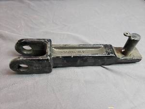 lot 46 image: Peterbilt - Kenworth Tow Hook A20-6014REV
