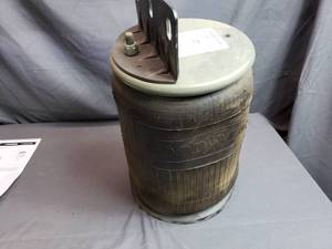 lot 56 image: 1R12-404 Air Suspension Bag