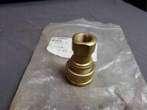 lot 64 image: 12 Double Shut Off Quick Connect Socket