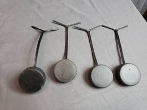 lot 104 image: 4 Mack Coolant Resevoir Caps