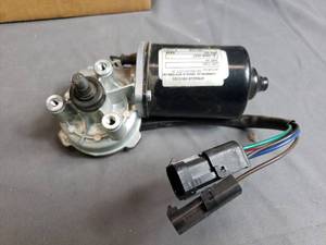 lot 111 image: Kenworth Sprague Wiper Motor without Bracket and Pivot Arm
