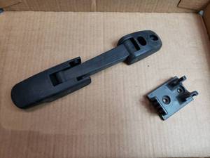 lot 112 image: Mack Hood Latch Kit
