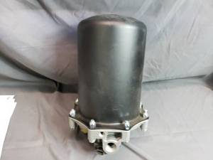 lot 115 image: Bendix Air Brake Dryer - 109689X