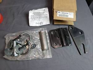 lot 73 image: Monroe SB3903 Steering Stabilizer Bracket Kit