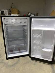 Magic Chef 4.4 cu. ft. Mini Fridge in Stainless Look open Box see pictures