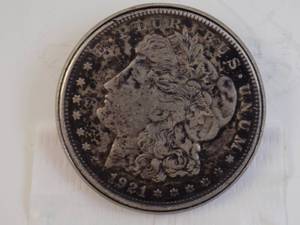 lot 64 image: 1921 Morgan Clip Silver Dollar
