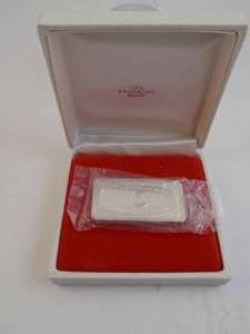 lot 100 image: 1971 Christmas Ingot 1000 Grains Solid Sterling Silver Bar Franklin Center PA With Certificate of Authenticity