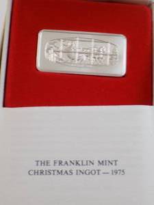 lot 140 image: 1975 Christmas Ingot Franklin Mint Solid Sterling Silver 500 Grains