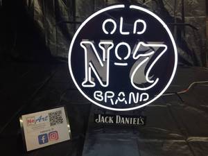 lot 7 image: Jack Daniels Old #7 Grand neon