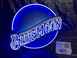 lot 15 image: Blue Moon neon