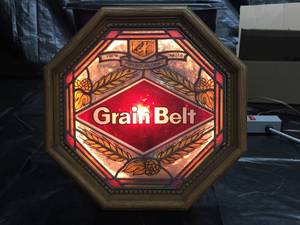 lot 95 image: Grain Belt plastic light up - octagonal shape