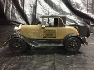 lot 98 image: Jim Beam decanter, 1928 Ford Model A Coupe