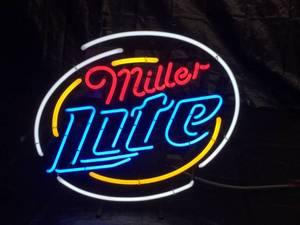 lot 129 image: Miller Lite neon