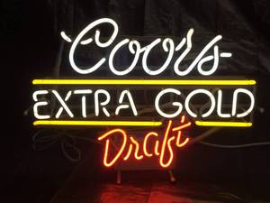 lot 137 image: Coors Extra Gold Draft neon