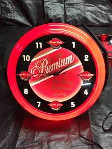 lot 154 image: Grain Belt Premium beer clock, NIB New in Box