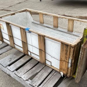lot 1105 image: Commercial Janitorial Mop Basin 4 wide