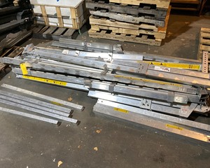 lot 1101 image: Wall Walker Scaffolding
