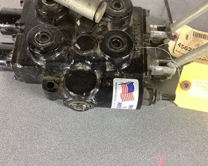 lot 1136 image: Hydraulic Valve 2- 4-Way