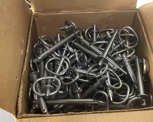 lot 1140 image: Hitch Pins (100)