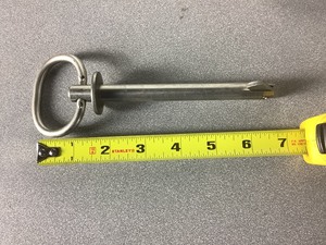 lot 1123 image: Hitch Pins (4)