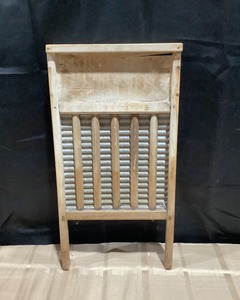 lot 2010 image: Vintage Wash Board
