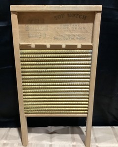 lot 2011 image: Vintage Wash Board