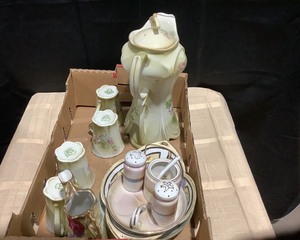 lot 2036 image: Tea Set