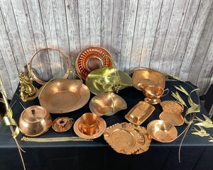lot 2047 image: Brass Set-Kitchen