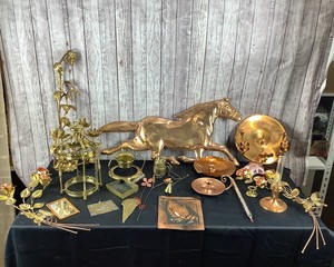 lot 2048 image: Brass Set-Misc