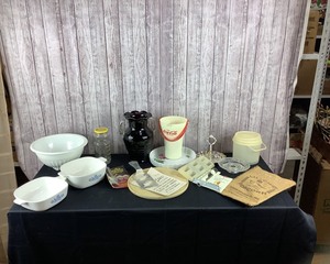 lot 2086 image: Lot of Household Misc
