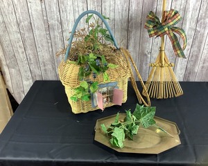 lot 2069 image: Wicker Basket & Decor