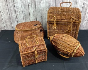 lot 2070 image: Lot of Wicker Storage
