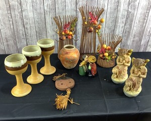 lot 2080 image: Southwestern Decor