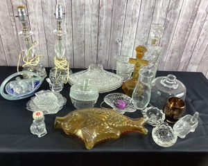 lot 2083 image: Lot of Glassware