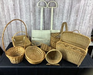 lot 2060 image: Large Lot of Wicker
