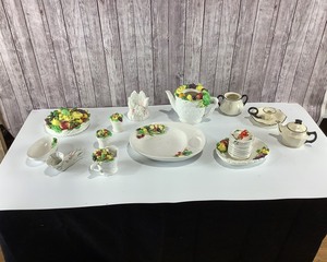 lot 2042 image: Chinaware