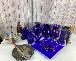 lot 2123 image: Lot of Blue Glassware